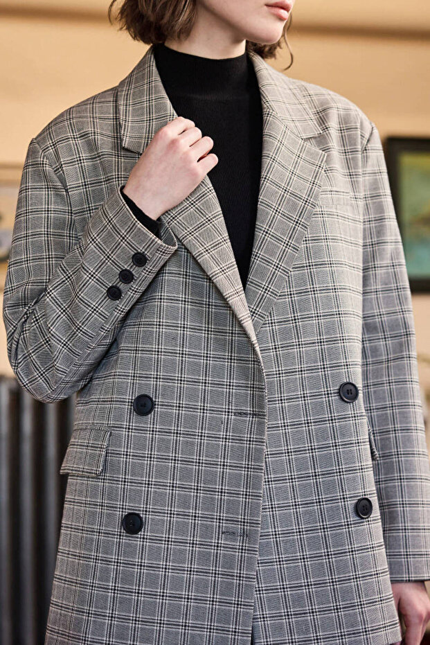 Blazer with Pacquered Pattern - 7