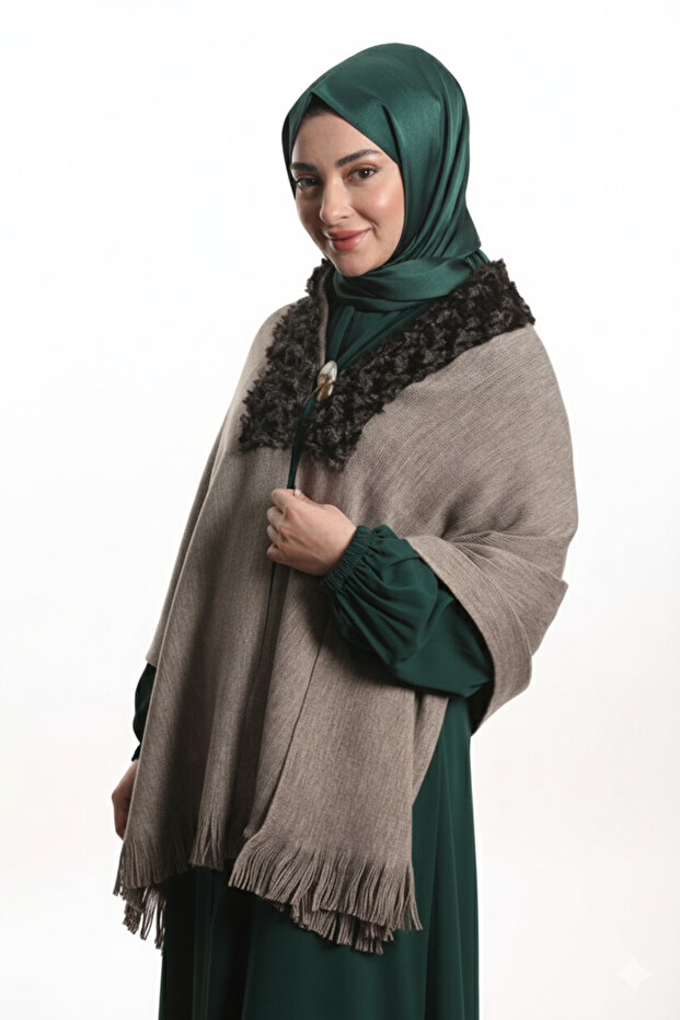 شال من الفرو الصناعي