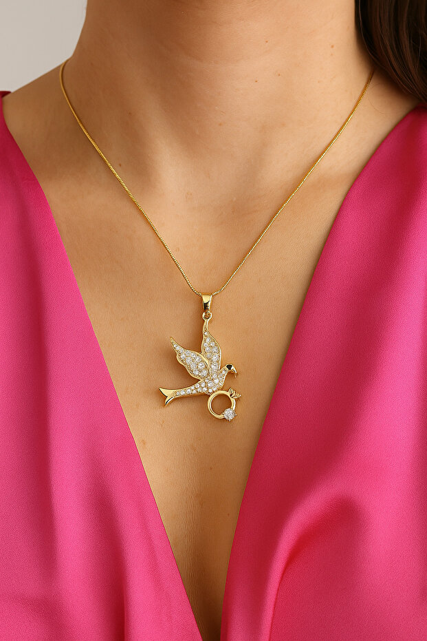 Bird Necklace Carrying a Solitaire Ring for Women with Zircon Stone That Does Not Blacken Steel