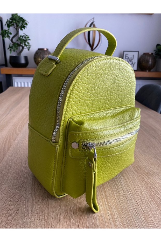 Eco-leather backpack – Modern design and everyday versatility