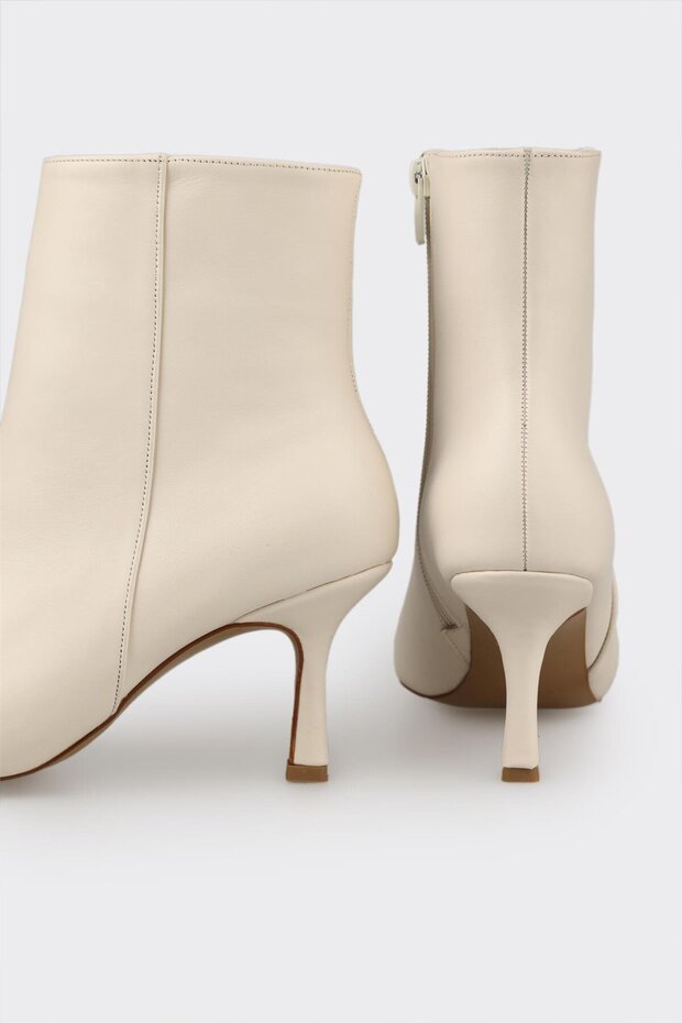 Bej Deri Kadın Klasik Bot - 4