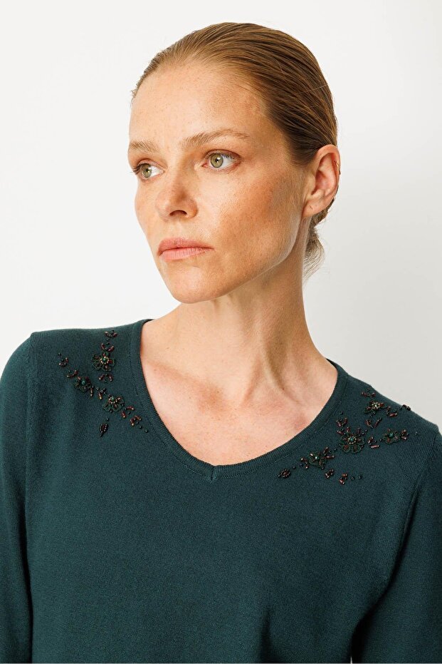 Women's V-Neck Shoulder Beading Embroidered Blouse Green