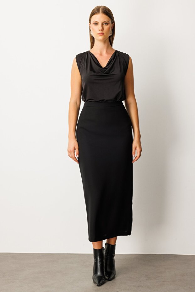 Women's Plus Size Crepe Skirt with Slit on the Back 2033 Black