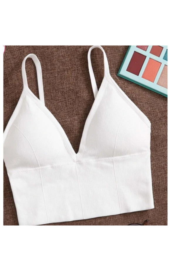 A wire-free bra for everyday use, with an elegant design and a comfortable V-shaped feel in the front. - 5