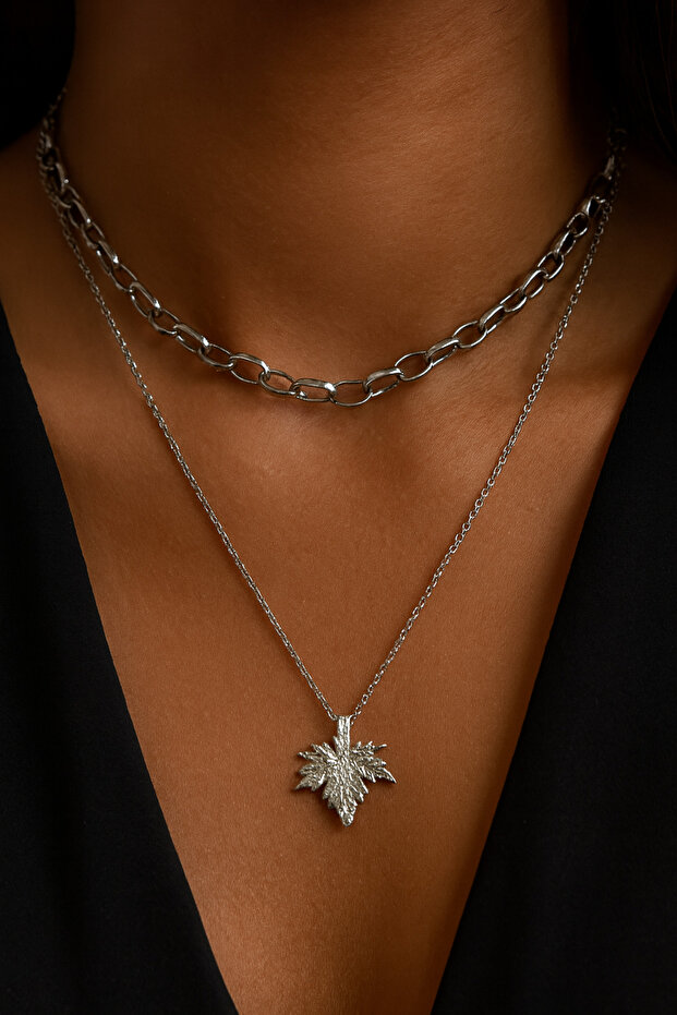 2-Piece Autumn Leaf Detailed Zircon Necklace