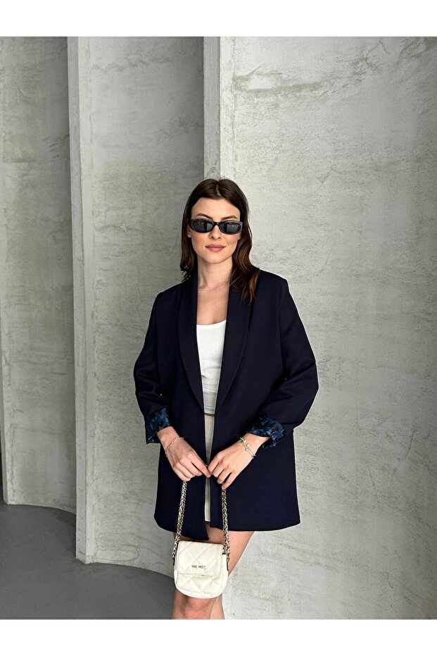 سترة بليزر فاخرة مبطنة بنمط الفهد - 3