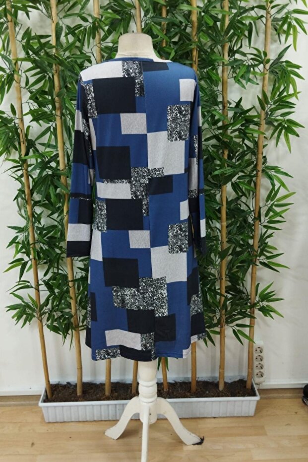 فستان سوبرم بياقة دائرية ونقشة هندسية - منقوش - 4