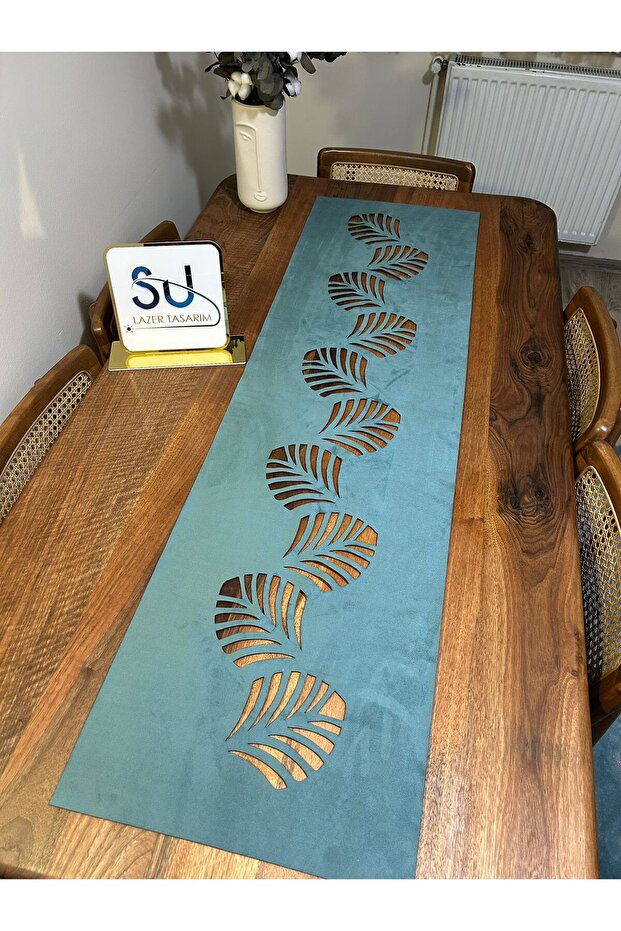 سجادة مزخرفة بنقش أوراق النخيل - 2