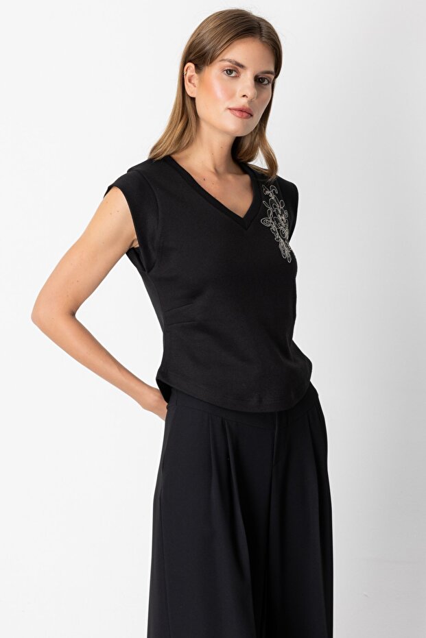 V Yaka İşlemeli Bluz - 3