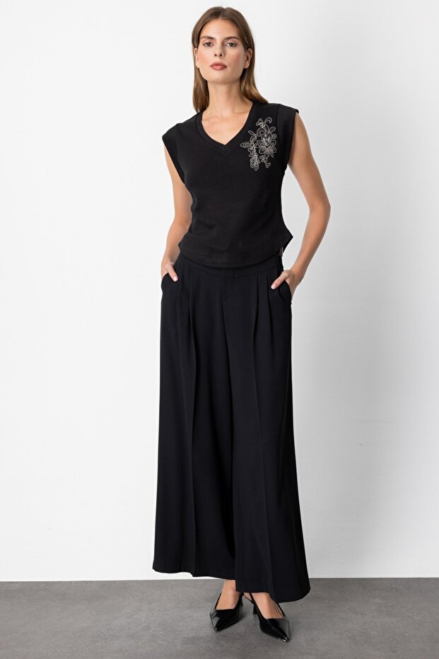 V Yaka İşlemeli Bluz - 4