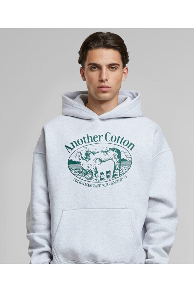 0New Season Trend Sweat