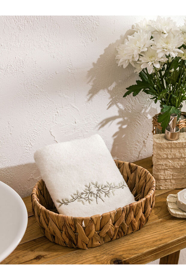 Embroidered Cotton Face Towel 50X80 cm from Uzg Store for Style Enthusiasts