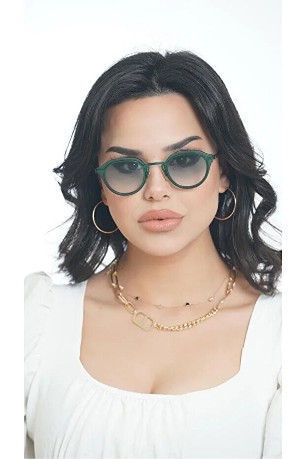 نظارات شمسية بإطار أخضر بيضاوي الشكل من الزجاج الأخضر