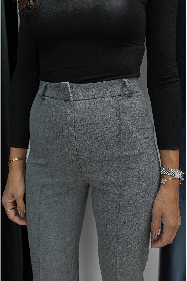 Anthrazitfarbene gestreifte Capri-Hose - 4
