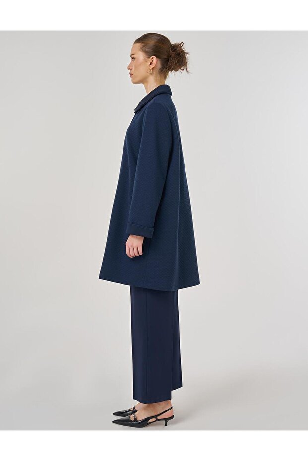 سترة بنمط منقوش باللون الأزرق الداكن - 4