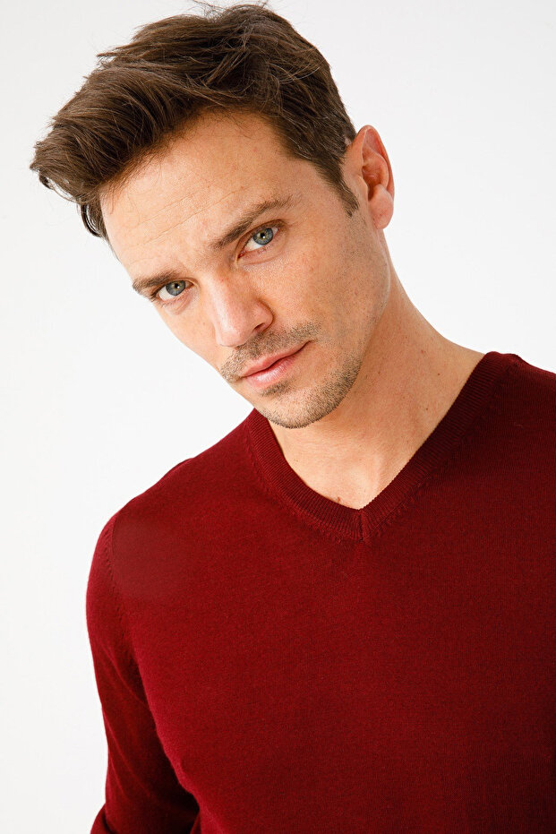 سترة تريكو رفيعة للرجال بياقة على شكل حرف V - 1