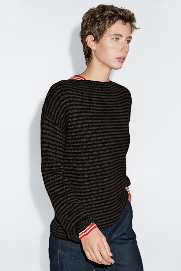 %100 yün çizgili triko kazak - 1