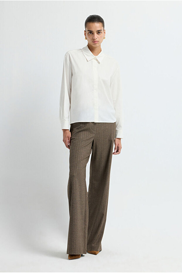 Büzgü Detaylı Gömlek - 3