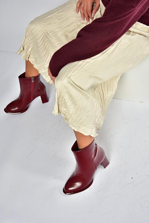 V590166308 Burgundy Patent Leather Thick Heeled Classic Women's Boots