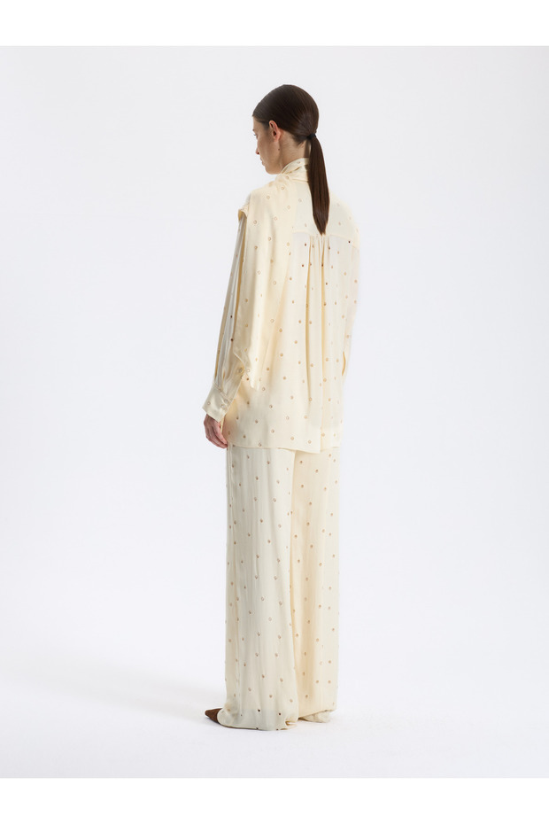 Krem Puantiyeli Fularlı Bluz - 4