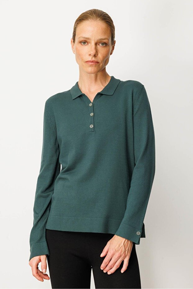 Women's Polo Neck Collar and Buttoned Sleeves Blouse Green