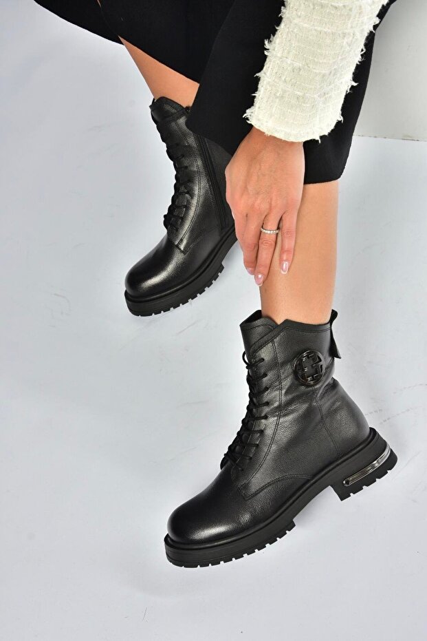 V555575503 Black Genuine Leather Women's Boots
