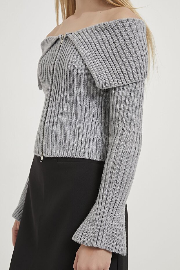 Kadın Devrik Yaka Yırtmaçlı Basic Gri Crop Hırka - 4