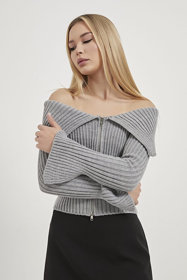Kadın Devrik Yaka Yırtmaçlı Basic Gri Crop Hırka - 1