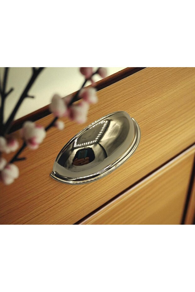 Clamshell Handle