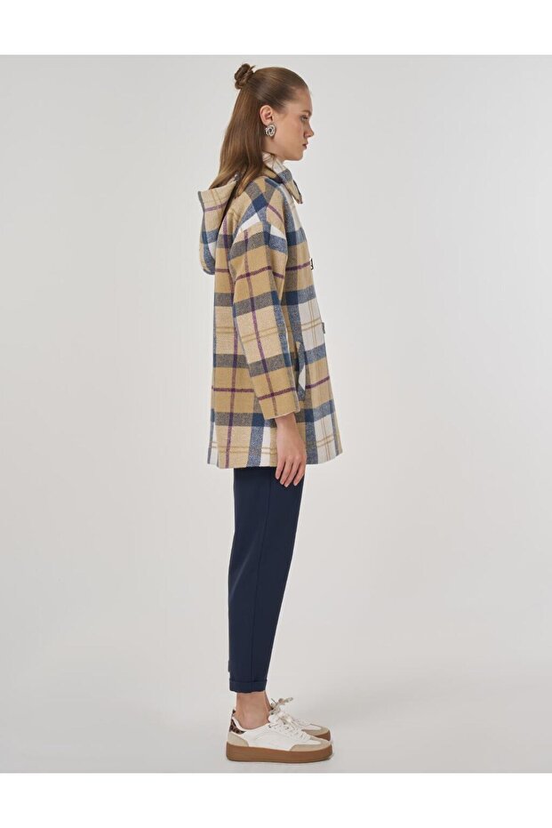 معطف منقوش باللون البيج - 6