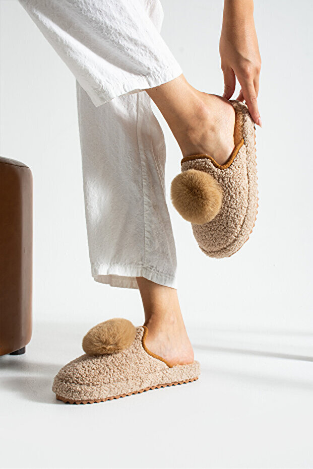 Ponponlu Kadın Ev Terlik - 1