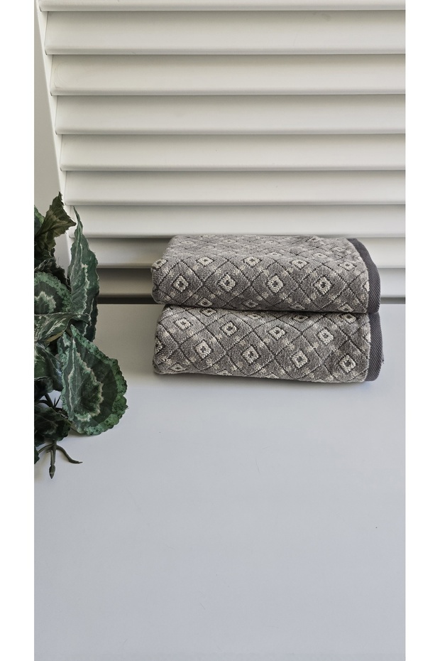2 Pieces of Velvet Towels for Hands and Face