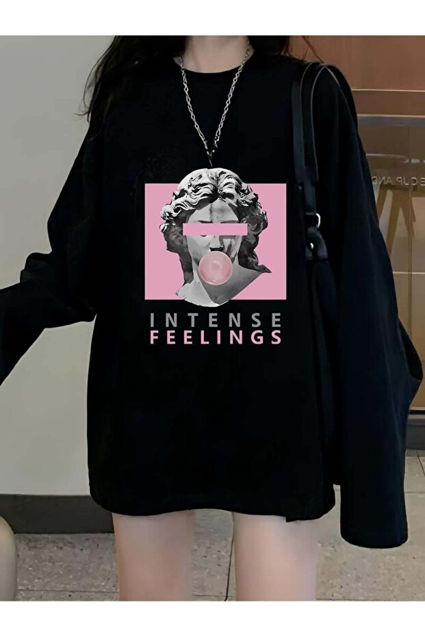 Intense Feelings مطبوع سويت شيرت ذو رقبة دائرية باللون الأسود