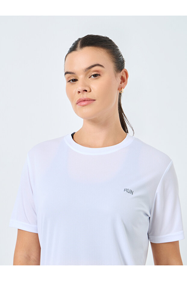 بلوزة أساسية بأكمام قصيرة مع نص عاكس - 3