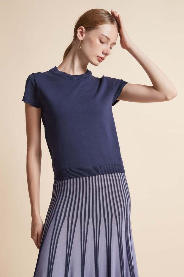 بلوزة سادة بأكمام قصيرة - 6