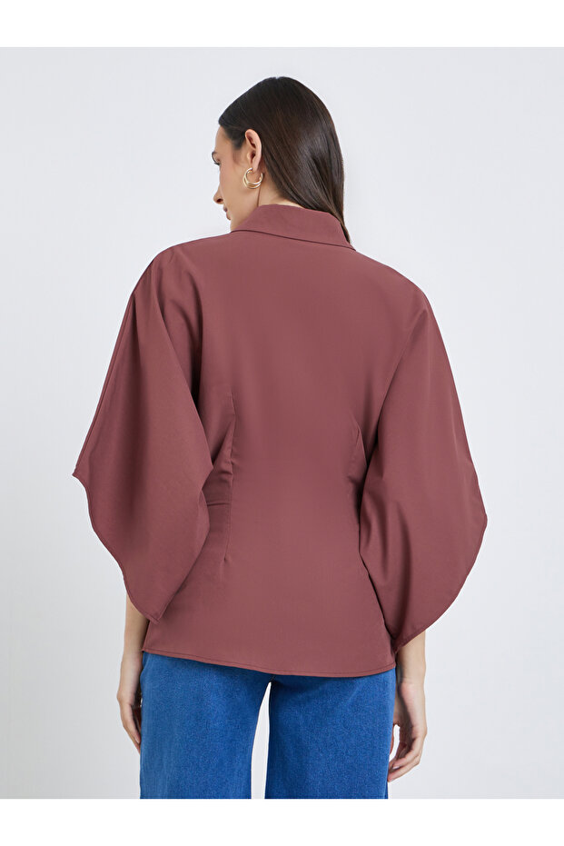 قميص سادة بأكمام كيمونو وأزرار - 4