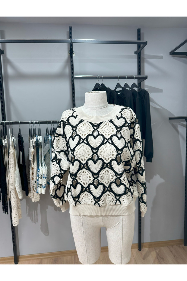Women's Burgundy Heart Pattern Crochet Knitwear Sweater