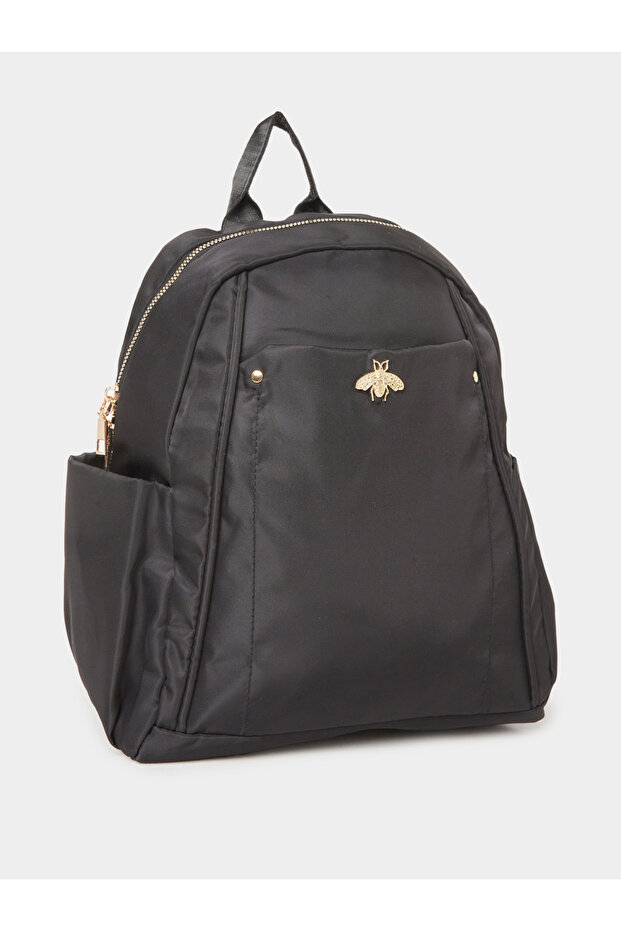 حقيبة ظهر بتفاصيل رقعة معدنية سوداء - 1