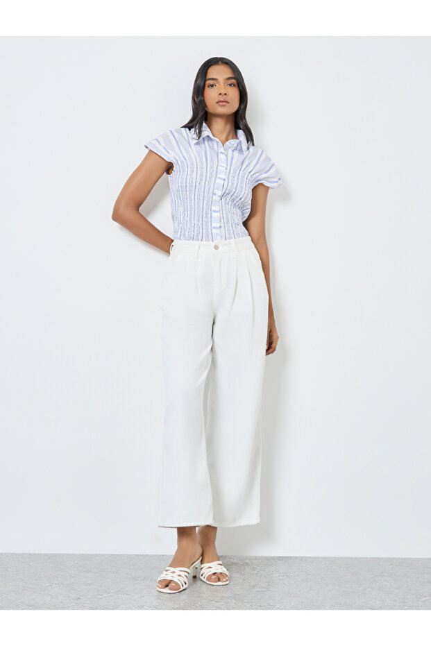 Solid Mid Rise Wide Leg Jeans