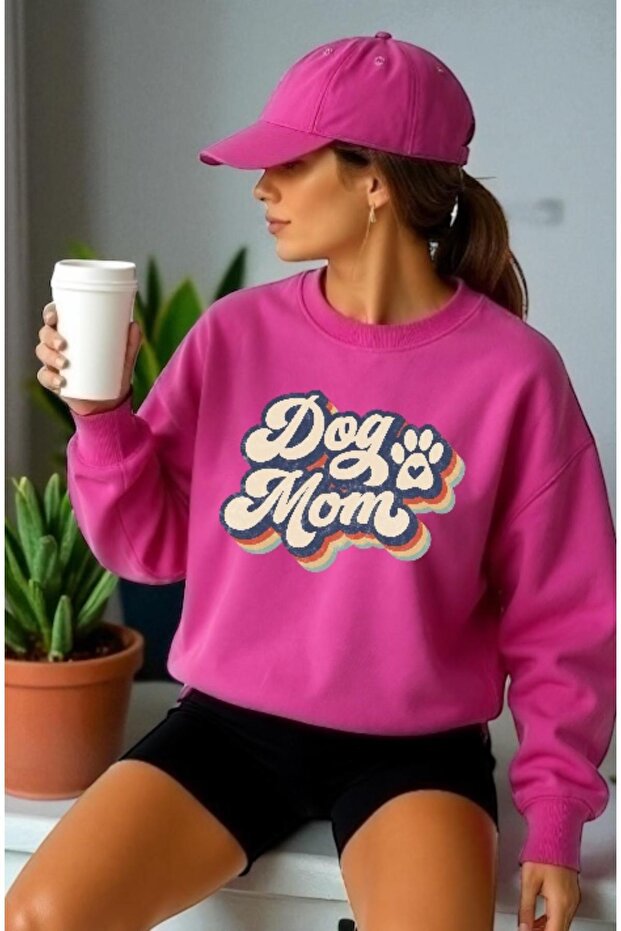 سويت شيرت للجنسين بأكمام طويلة مطبوع عليه Dog Mom وياقة على شكل دراجة