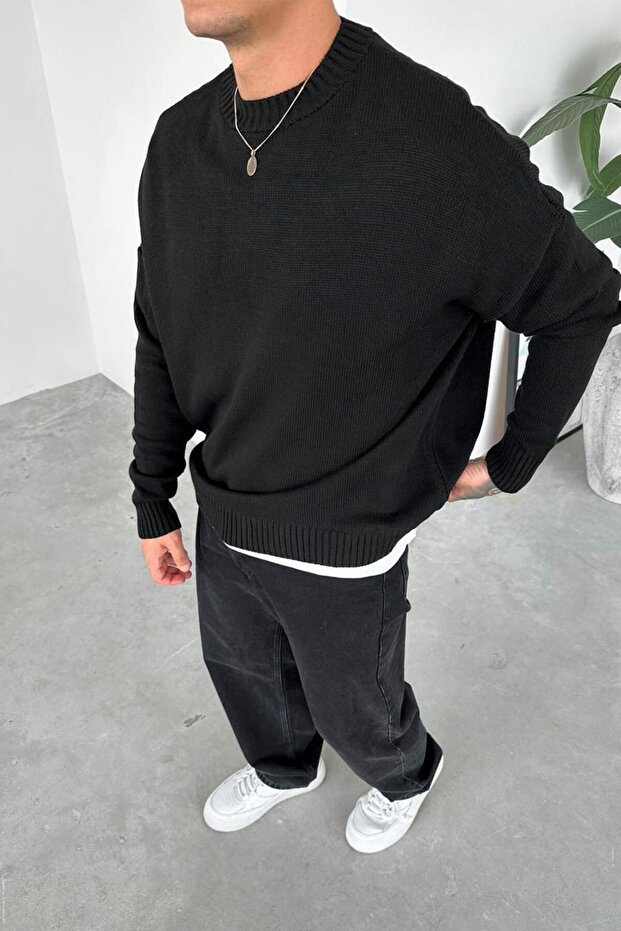 سترة تريكو سوداء أساسية برقبة دائرية - 2