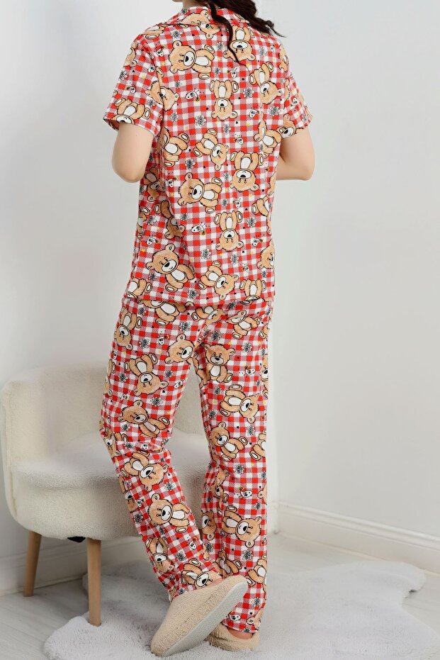 طقم بيجامة مطبوع بأزرار باللون الأحمر - 5