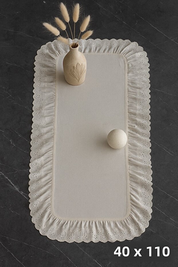 Linen Fisto Ruffle Detailed Oval Runner (40-110cm)