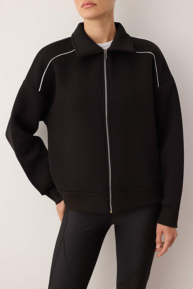 Siyah Oversize/Geniş Kalıp Fermuarlı Biye Detaylı Örme Sweatshirt TWOAW26SW00147 - 4