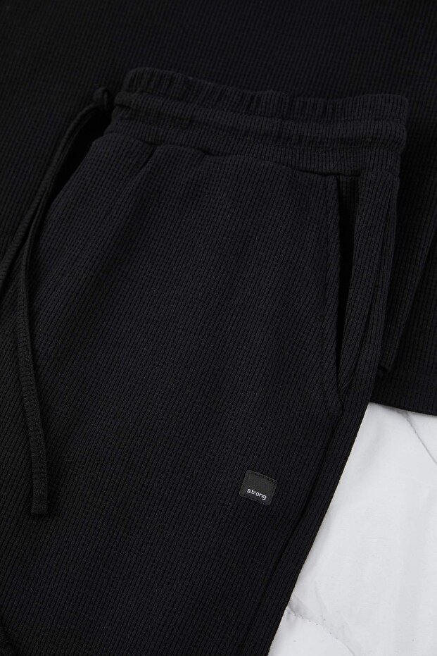 Siyah Regular Kesim Polo Yaka Etiket Detaylı Dokulu Pijama Takımı TMNAW26PT00029 - 2