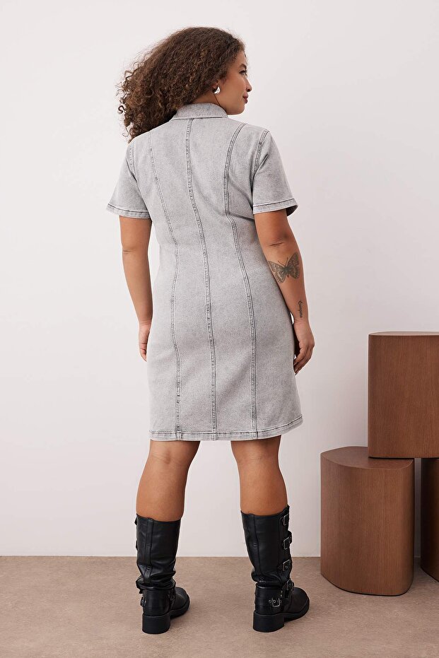 Šedé přední zipové středně elastické džínové šaty velké velikosti TBBSS24AH00206 - 4