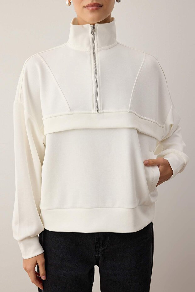 Ekru Oversize/Geniş Kalıp Fermuarlı ve Kesik Detaylı Esnek Örme Sweatshirt TWOAW26SW00167 - 3