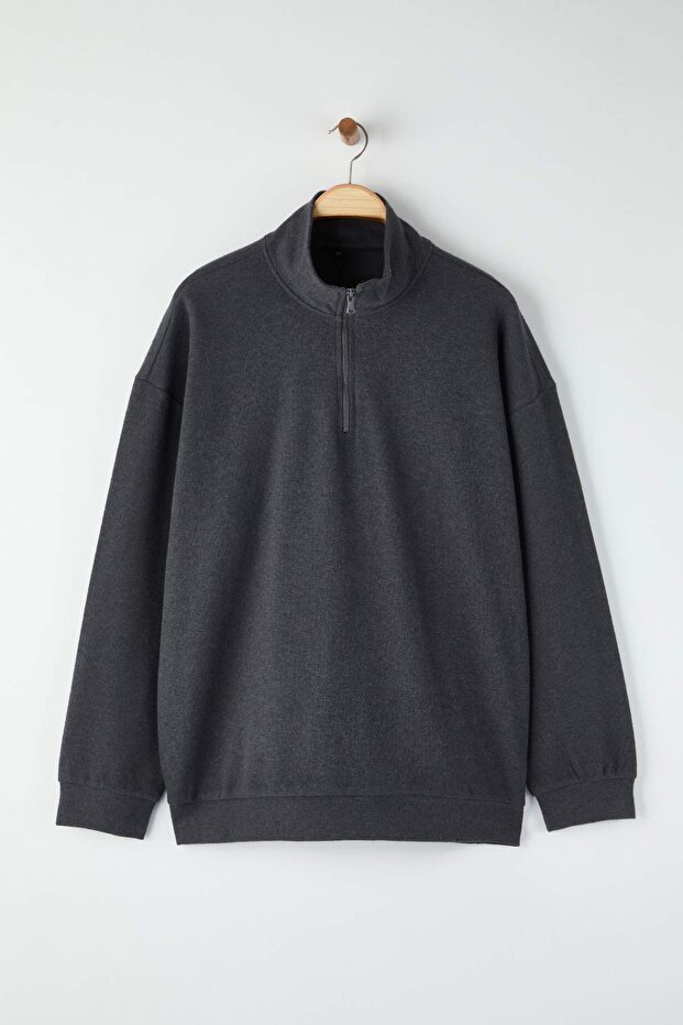 Antrasit Yeni Oversize/Geniş Kesim Büyük Beden Fırçalı Selanik Dik Yaka Sweatshirt TMNAW26AO00000 - 2