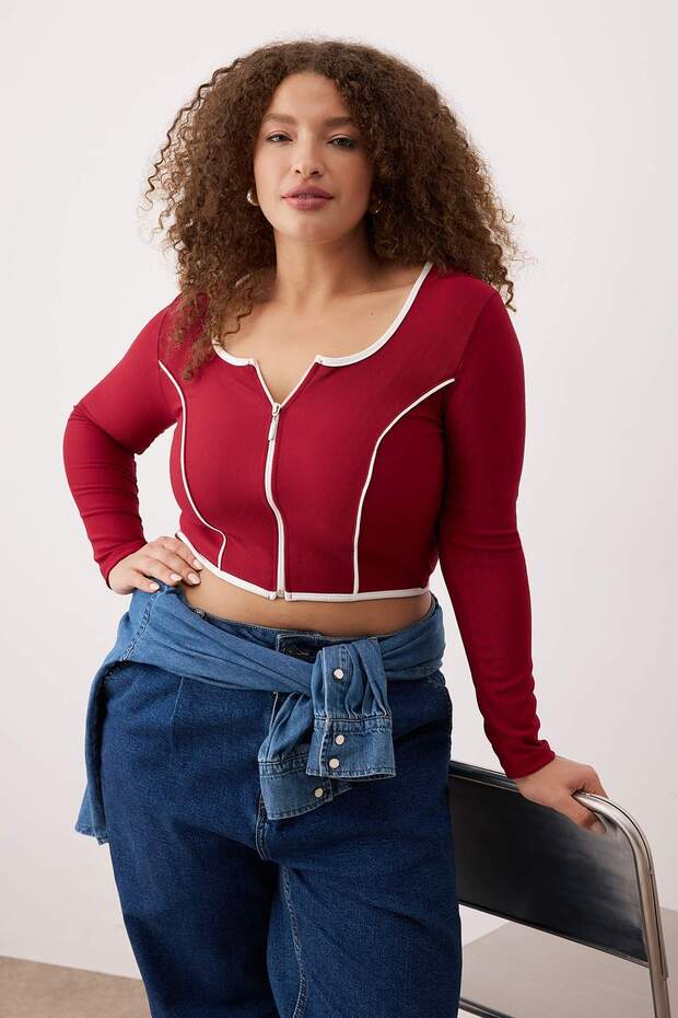Bordo Teen Kontrast Biye Detaylı Fitted/Vücuda Oturan Fermuarlı Yaka Esnek Örme Bluz TBBAW26AF00041 - 2