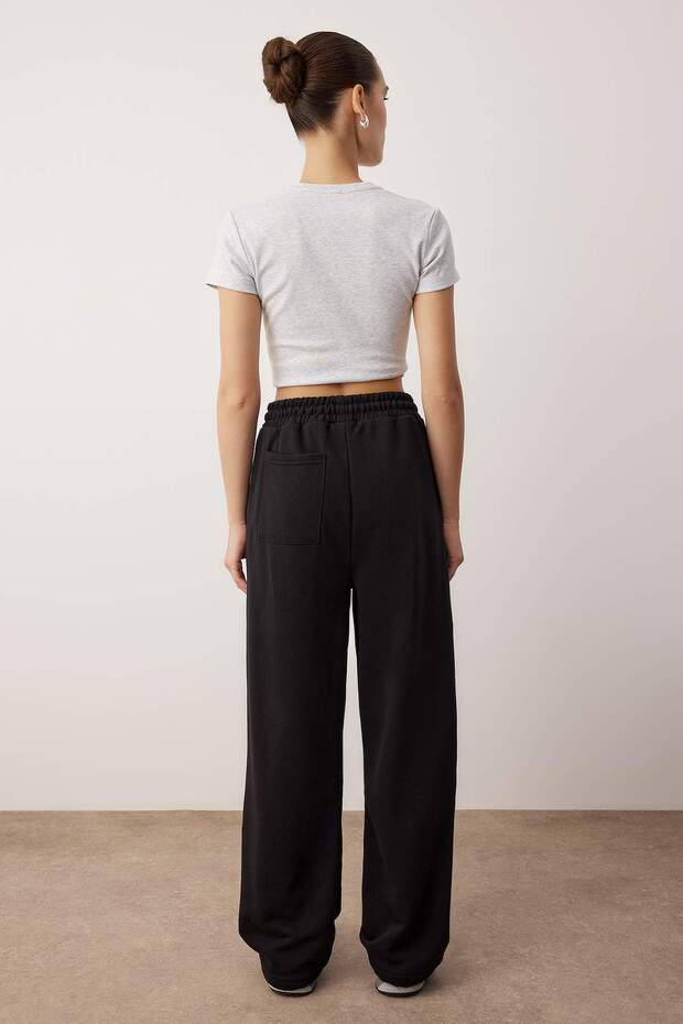 Black Elastic Waist Basic Jogger Drawstring Knitted Sweatpants Twoaw26Ea00016 - 4